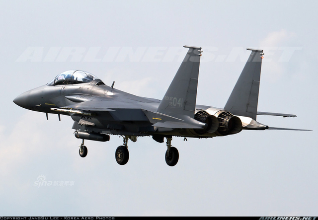 韩国叫嚣的本钱：60架美制F-15K战机虎视眈眈