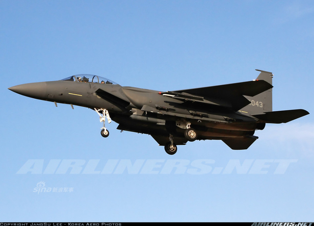 韩国叫嚣的本钱：60架美制F-15K战机虎视眈眈