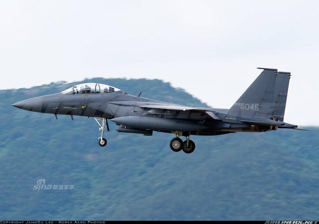 韩国叫嚣的本钱：60架美制F-15K战机虎视眈眈