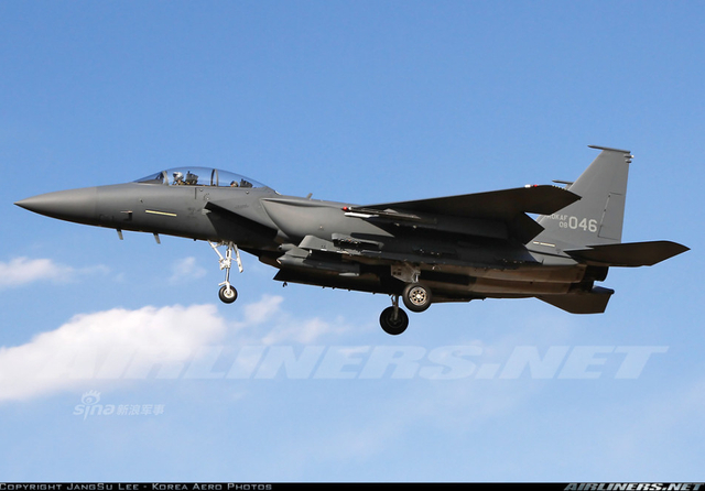 韩国叫嚣的本钱：60架美制F-15K战机虎视眈眈