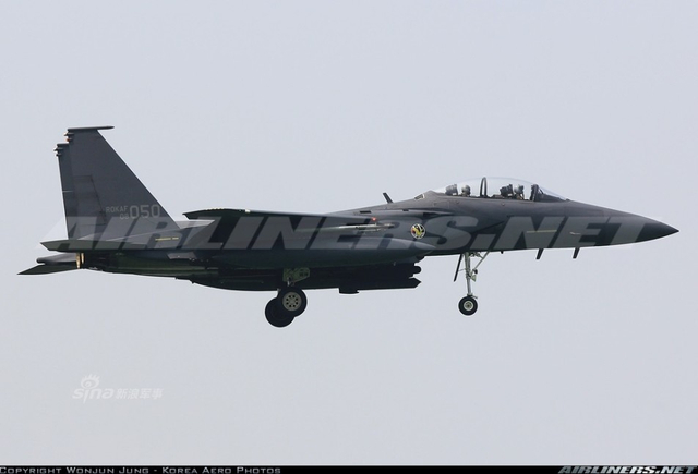 韩国叫嚣的本钱：60架美制F-15K战机虎视眈眈