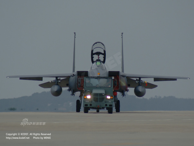 韩国叫嚣的本钱：60架美制F-15K战机虎视眈眈