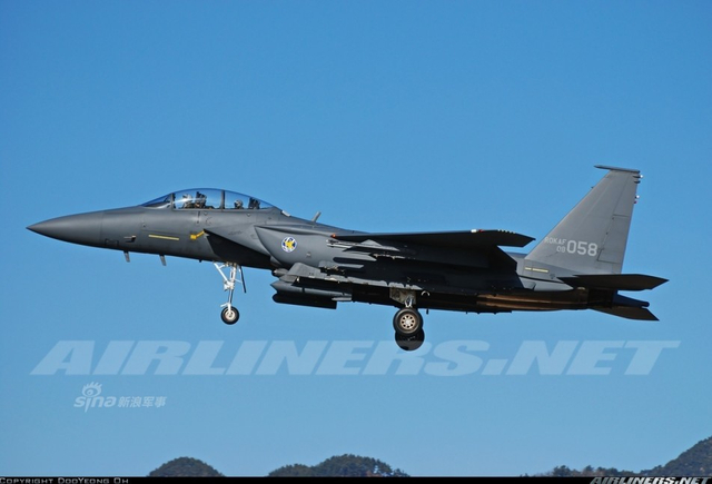 韩国叫嚣的本钱：60架美制F-15K战机虎视眈眈