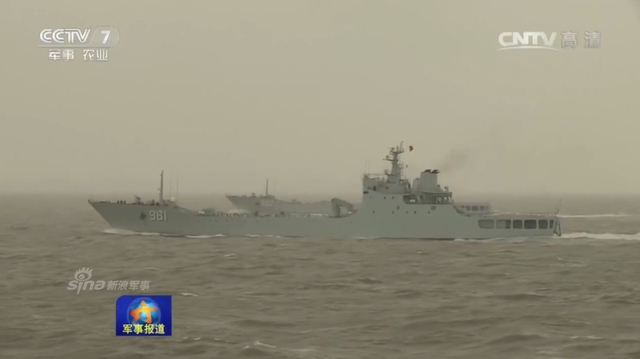 震慑台独！中国陆海空三军在东海进行登陆演习