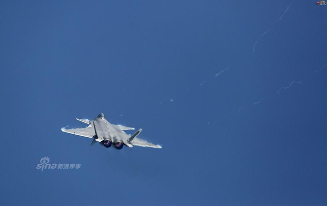 亚洲最最强战机又来了!中国歼20迷彩装照猛图