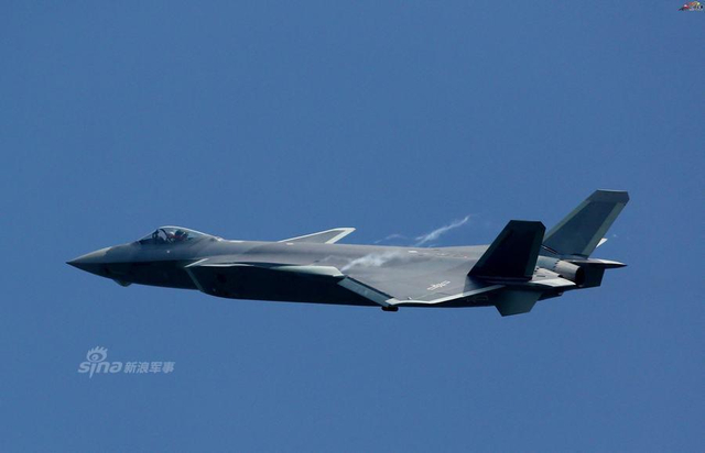 亚洲最最强战机又来了!中国歼20迷彩装照猛图