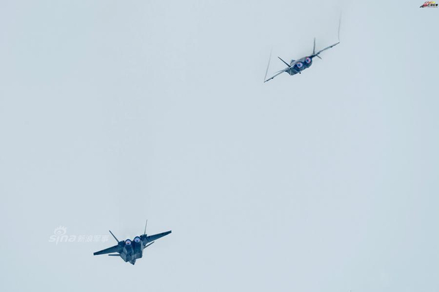 亚洲最最强战机又来了!中国歼20迷彩装照猛图