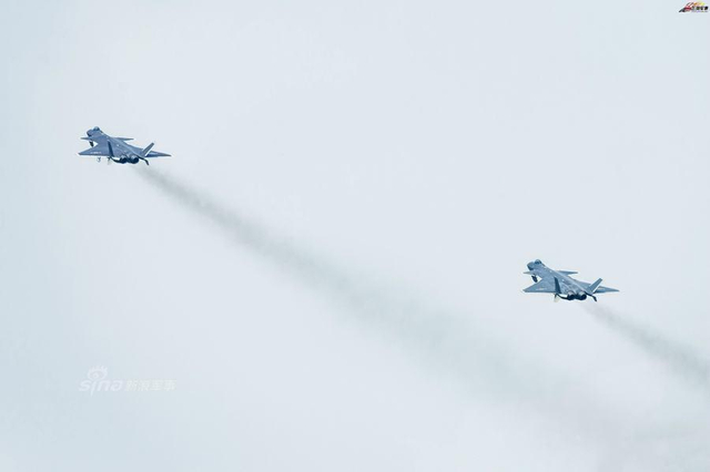 亚洲最最强战机又来了!中国歼20迷彩装照猛图
