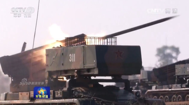 解放军两栖合成营05式战车突击：备战台海战事