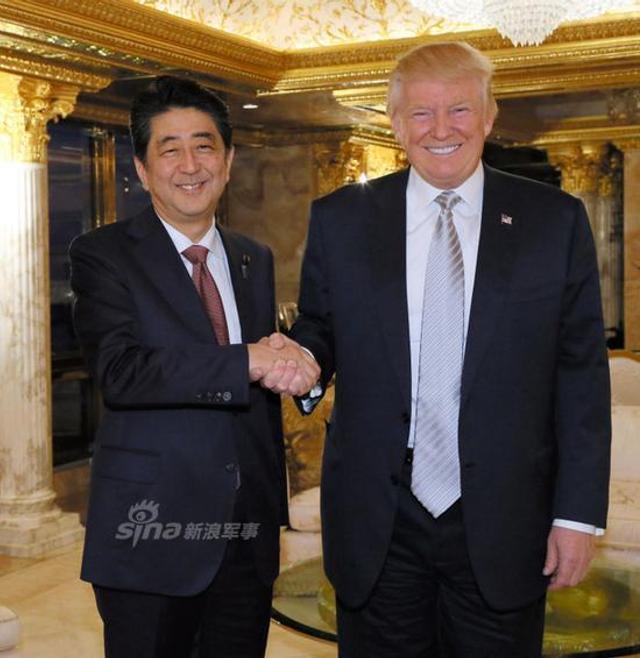 赶紧抱大腿!安倍拜访特朗普