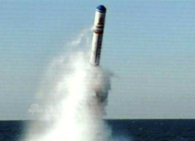中美潜射导弹比拼:巨浪2不如三叉戟仍需努力
