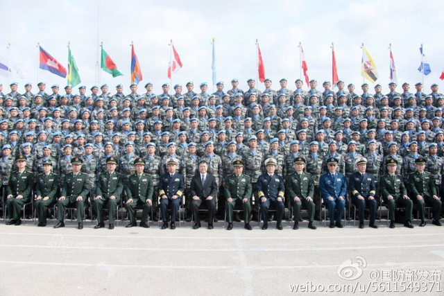 走向海外!范长龙上将首次视察我军吉布提基地