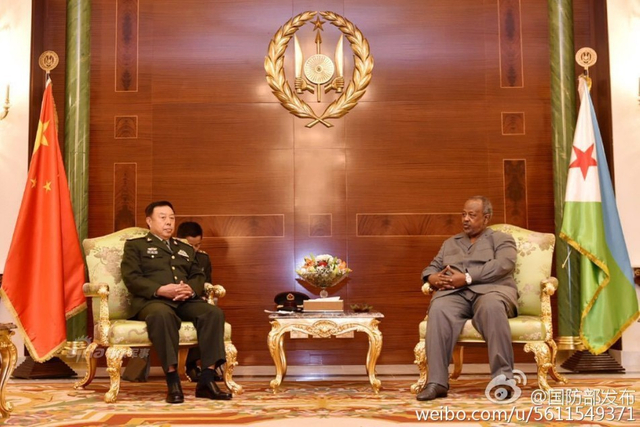 走向海外!范长龙上将首次视察我军吉布提基地