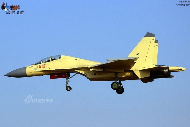 中国空军未来双壁！歼11D和歼16战机同时现身