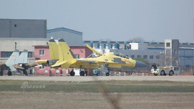 中国空军未来双壁！歼11D和歼16战机同时现身