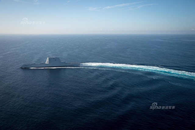 吓唬我们？美国海军高调展示最强隐身大白舰队