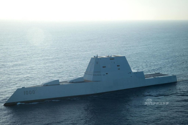 吓唬我们？美国海军高调展示最强隐身大白舰队