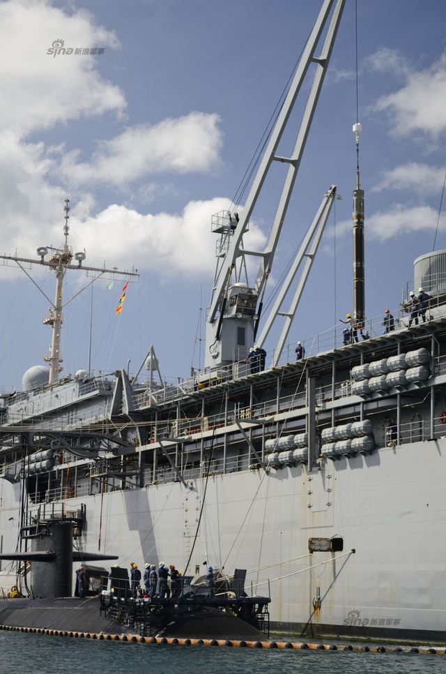 准备对付中国?美军核潜艇装战斧导弹垂发装置