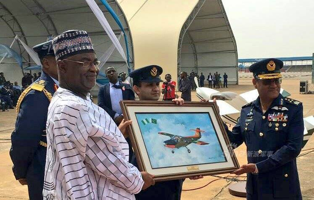 枭龙能否顺利入驻非洲?尼日利亚接收巴铁战机
