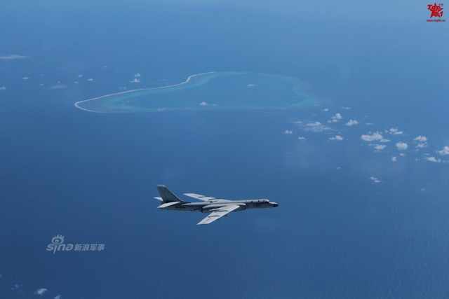 边开飞机边摄影!轰6K男神机长拍下黄岩岛美照