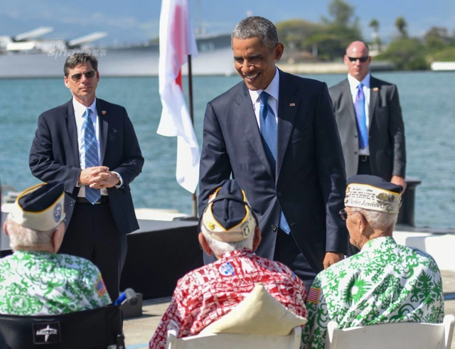 谢主子！安倍在珍珠港谢美国宽容日本 强调同盟
