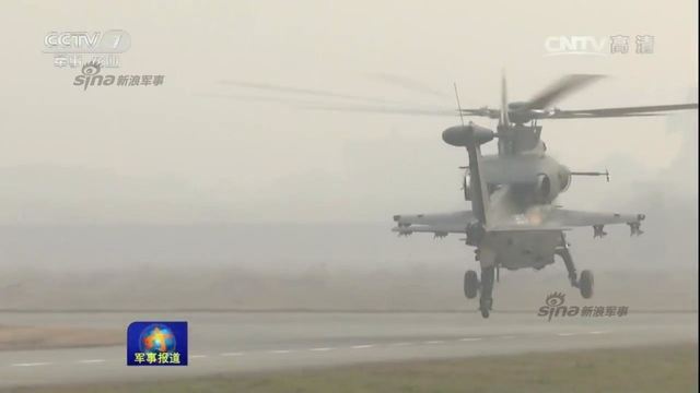 雾霾天也要搞训练:13集团军武直10冒霾搞训练