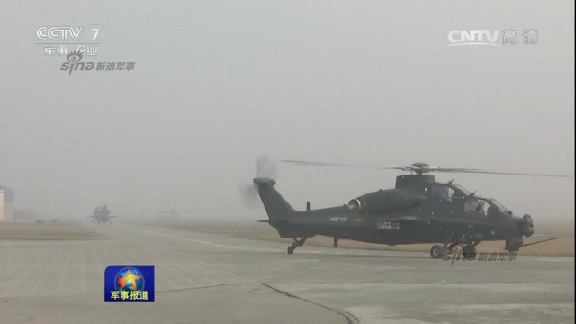 雾霾天也要搞训练:13集团军武直10冒霾搞训练