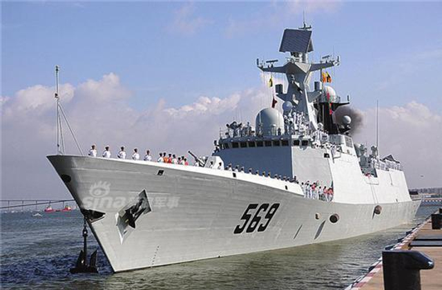 中国海军迎接2017：航母在南海 两舰队在印度洋