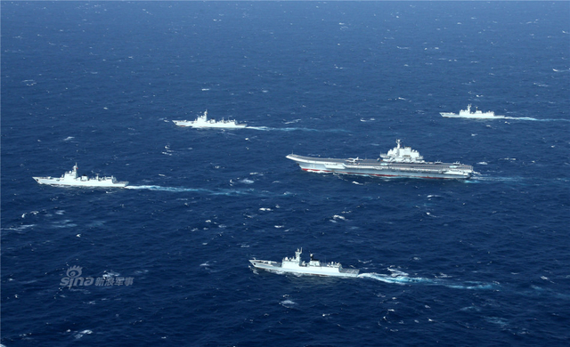 乘风破浪狂飙30节！辽宁号航母战斗群高清大图