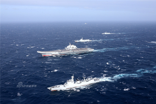 乘风破浪狂飙30节！辽宁号航母战斗群高清大图