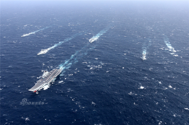 乘风破浪狂飙30节！辽宁号航母战斗群高清大图