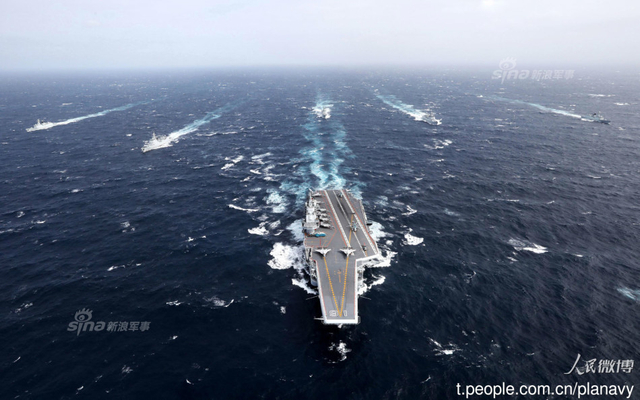 乘风破浪狂飙30节！辽宁号航母战斗群高清大图