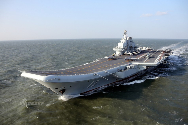 乘风破浪狂飙30节！辽宁号航母战斗群高清大图