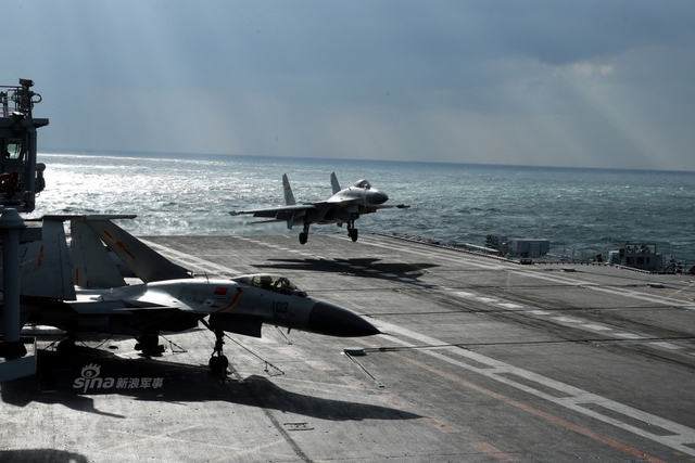 乘风破浪狂飙30节！辽宁号航母战斗群高清大图