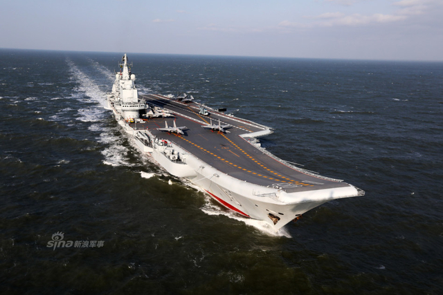 乘风破浪狂飙30节！辽宁号航母战斗群高清大图