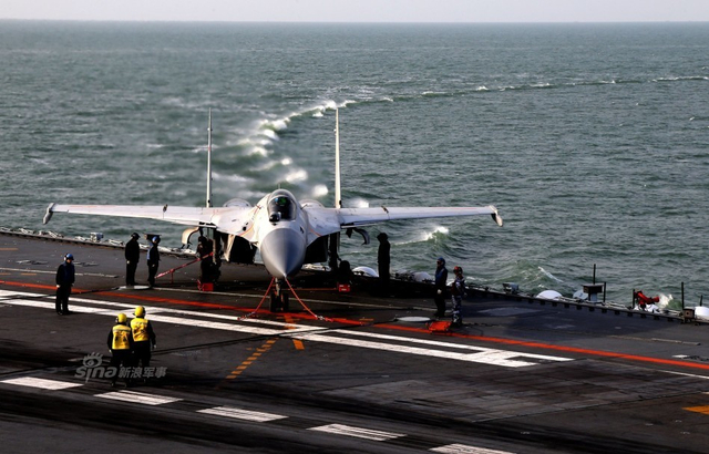 乘风破浪狂飙30节！辽宁号航母战斗群高清大图