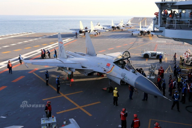 乘风破浪狂飙30节！辽宁号航母战斗群高清大图