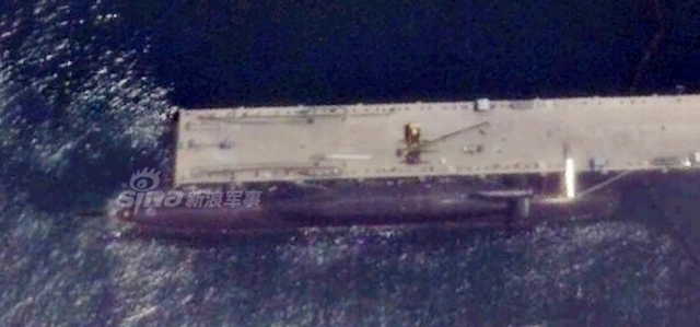 核动力大黑鱼出水:中国094核潜艇最新镜头流出 