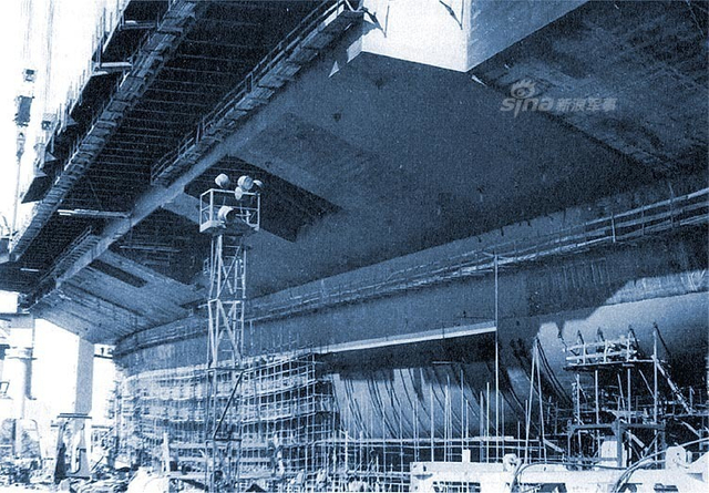 俄罗斯航母曾经的岁月：和辽宁舰唯一的合影照