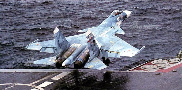 俄罗斯航母曾经的岁月：和辽宁舰唯一的合影照