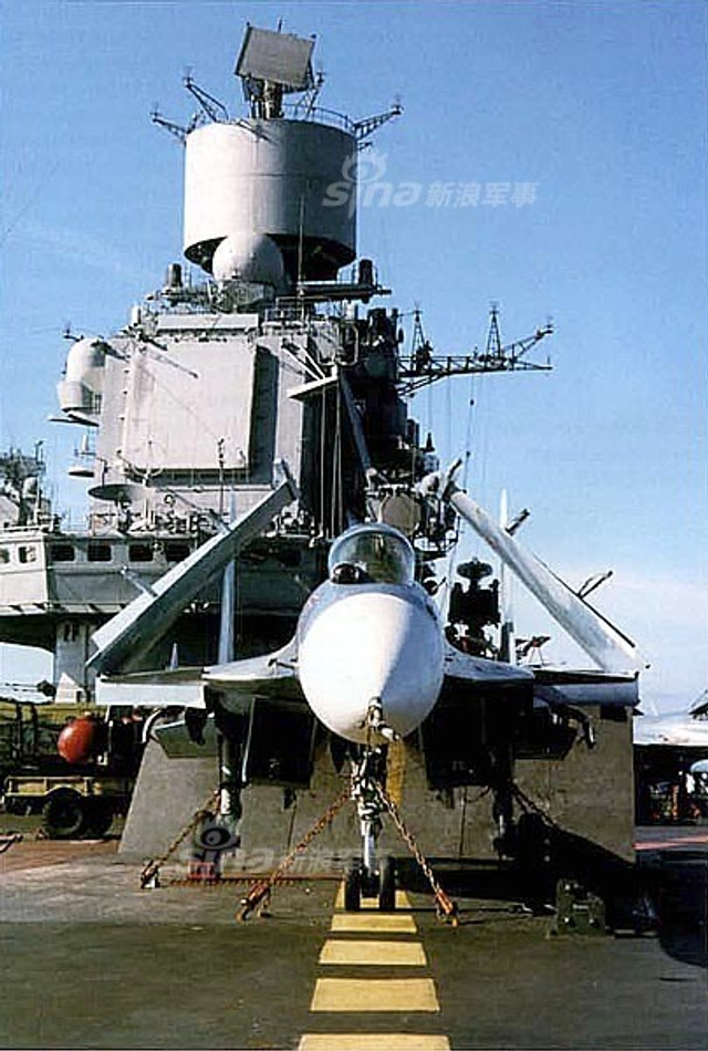 俄罗斯航母曾经的岁月：和辽宁舰唯一的合影照