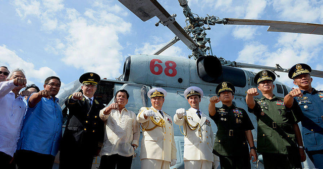 杜特尔特登上俄军访菲战舰