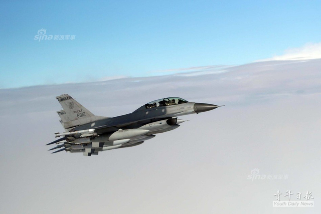 蔡英文非法窜访美国 台军出动大批F16战机护航