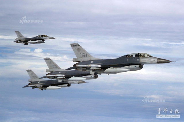 蔡英文非法窜访美国 台军出动大批F16战机护航