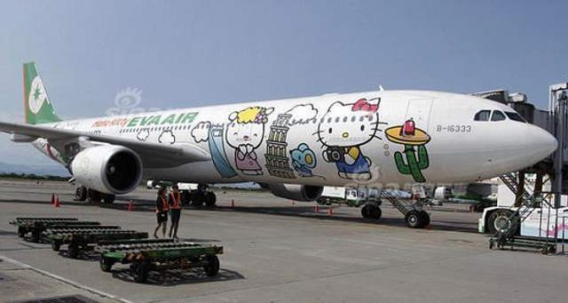 蔡英文非法窜访美国 台军出动大批F16战机护航