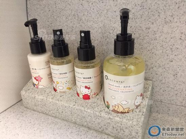 蔡英文非法窜访美国 台军出动大批F16战机护航