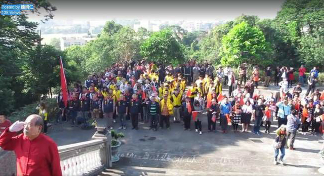 五星红旗飘扬台湾政府楼前!民众欢迎大陆动武