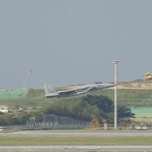又是去拦截中国空军?日本F15战机挂实弹起飞