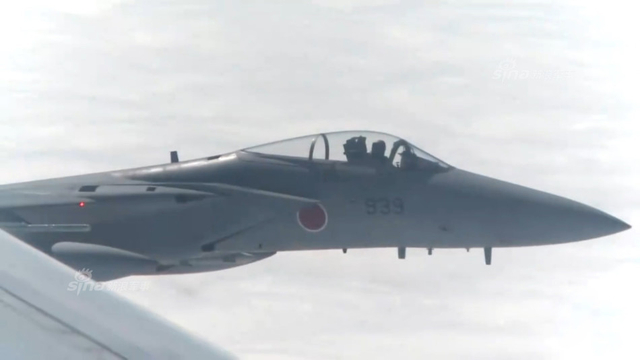 又是去拦截中国空军?日本F15战机挂实弹起飞