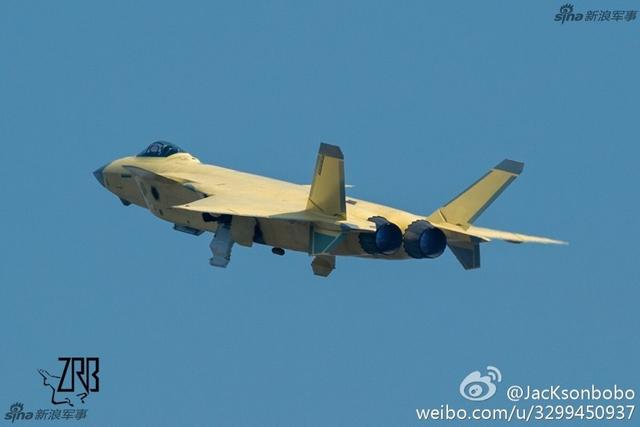 宇宙级速度!量产型歼20频亮相